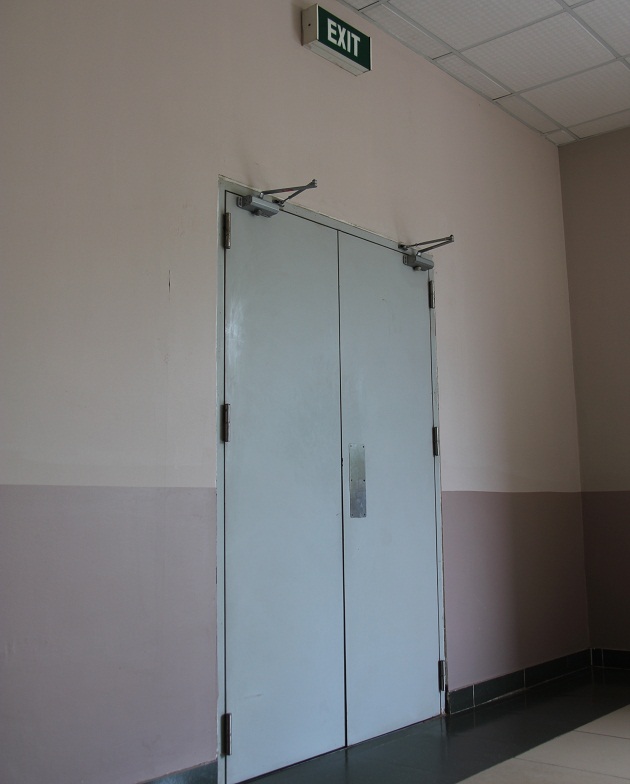 SỬ DỤNG CẦU THANG THOÁT HIỂM ĐÚNG MỤC ĐÍCH